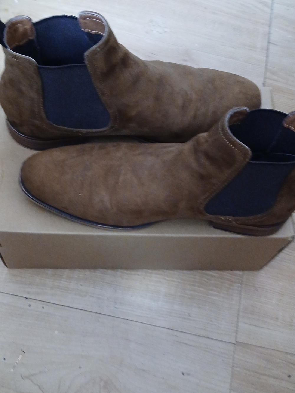 H&M Men's Brown ASOS Suede Chelsea Boots - Classic Slip-On Style SIZE 8.5